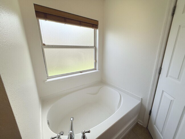 Building Photo - 436 Bostwick Cir