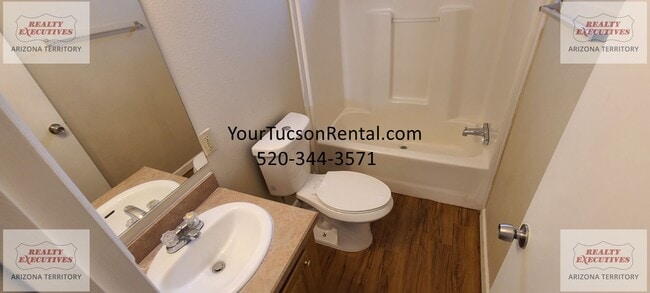 Building Photo - Irvington & Park - 4/2 baths with AC