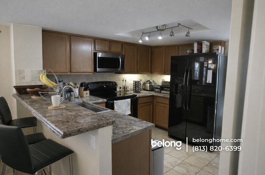 Building Photo - 7618 Colonial Ct