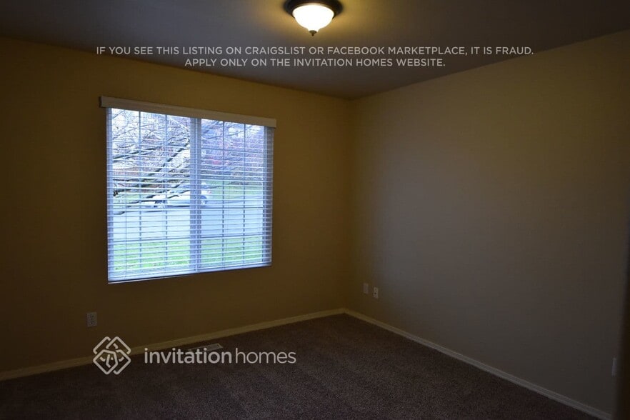 Building Photo - 6812 76th Dr NE