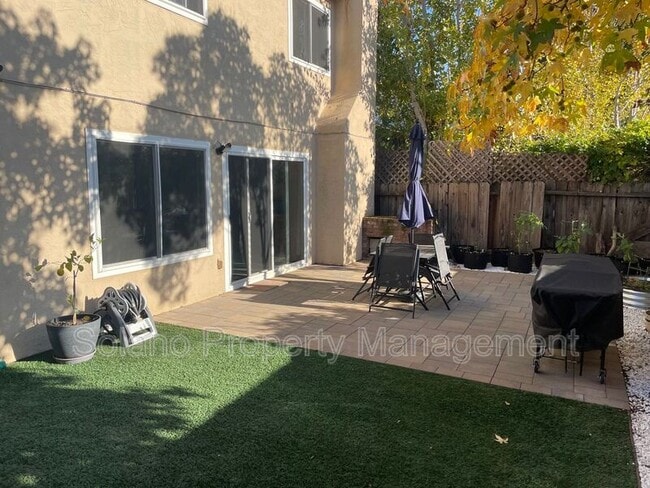 Building Photo - 2737 Almondwood Way