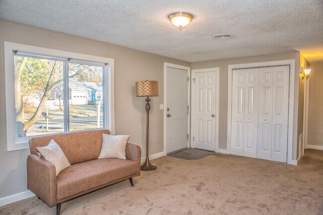 Building Photo - Beautifully Updated Ranch for Rent!