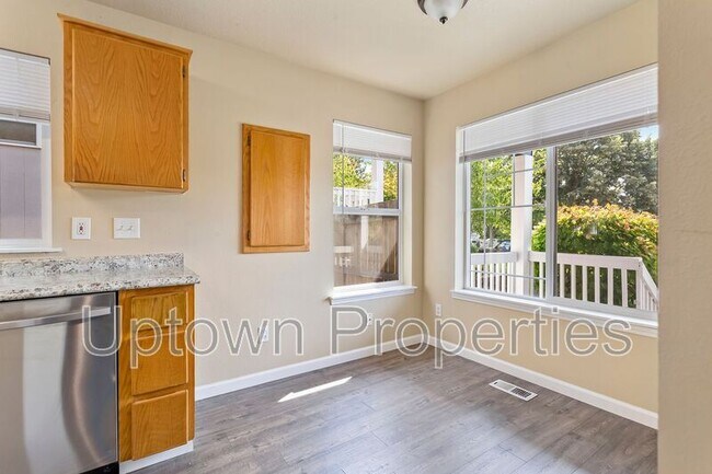 Building Photo - 14162 SE Summerfield Loop