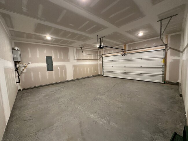 Building Photo - Luxury New Construction | 3BR + Loft + 2-Car Garage in the Heart of Maryville