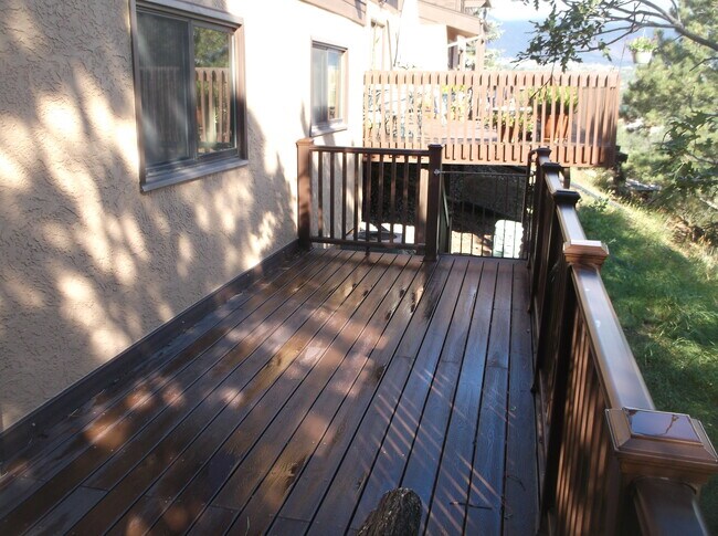 Building Photo - Beautiful Townhome in Colorado Springs