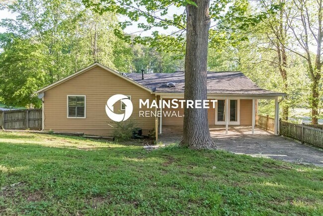 Building Photo - 3 Bedroom Pet-Friendly Home in Woodstock, GA with Main Street Renewal