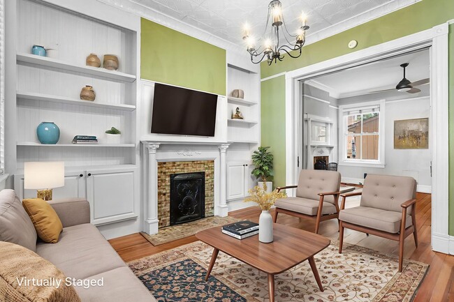 Building Photo - FAN DISTRICT HOME WITH 3 BEDROOMS AND 3 FULL BATHS