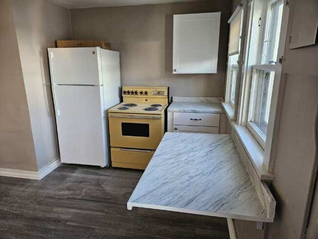 Building Photo - 539 S McKinley St