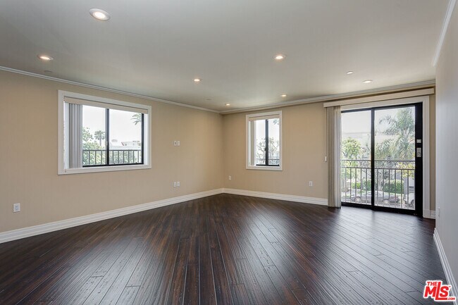 Building Photo - 1211 9th St