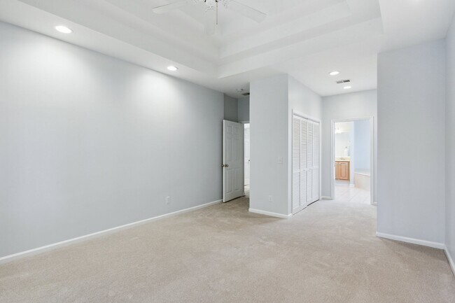 Building Photo - 173 Sumter Square