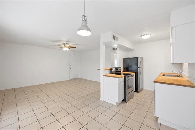 Building Photo - 7450 Ruby Pl