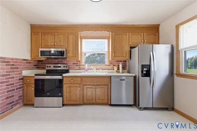 Building Photo - 15219 Spruce Ave
