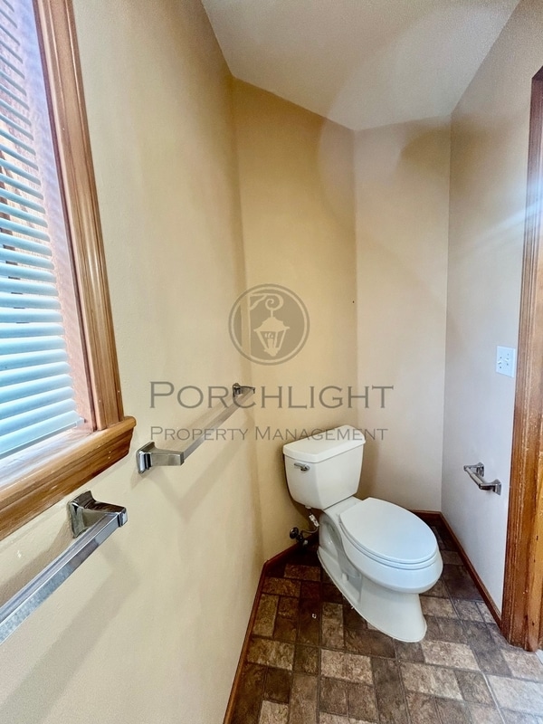 Building Photo - 804 E Maberry Dr