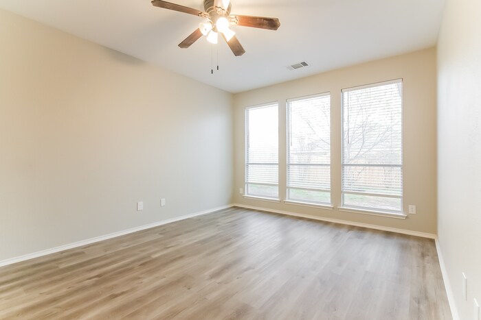 Building Photo - 1204 Juniper Ln