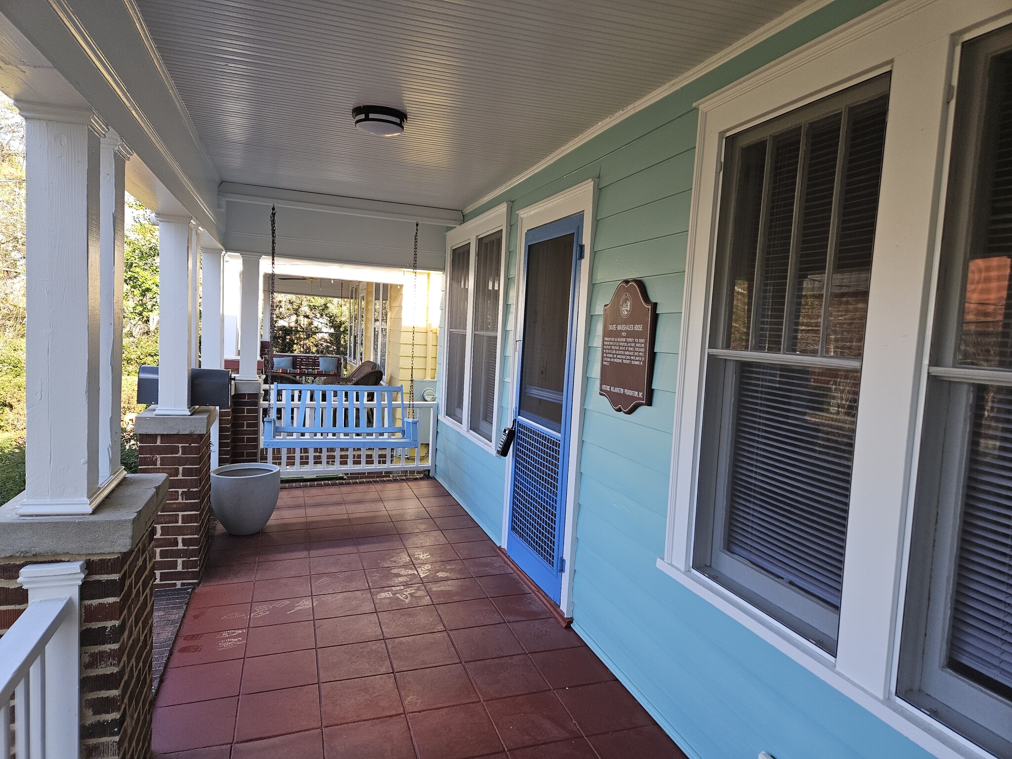 Building Photo - 209 S 2nd St