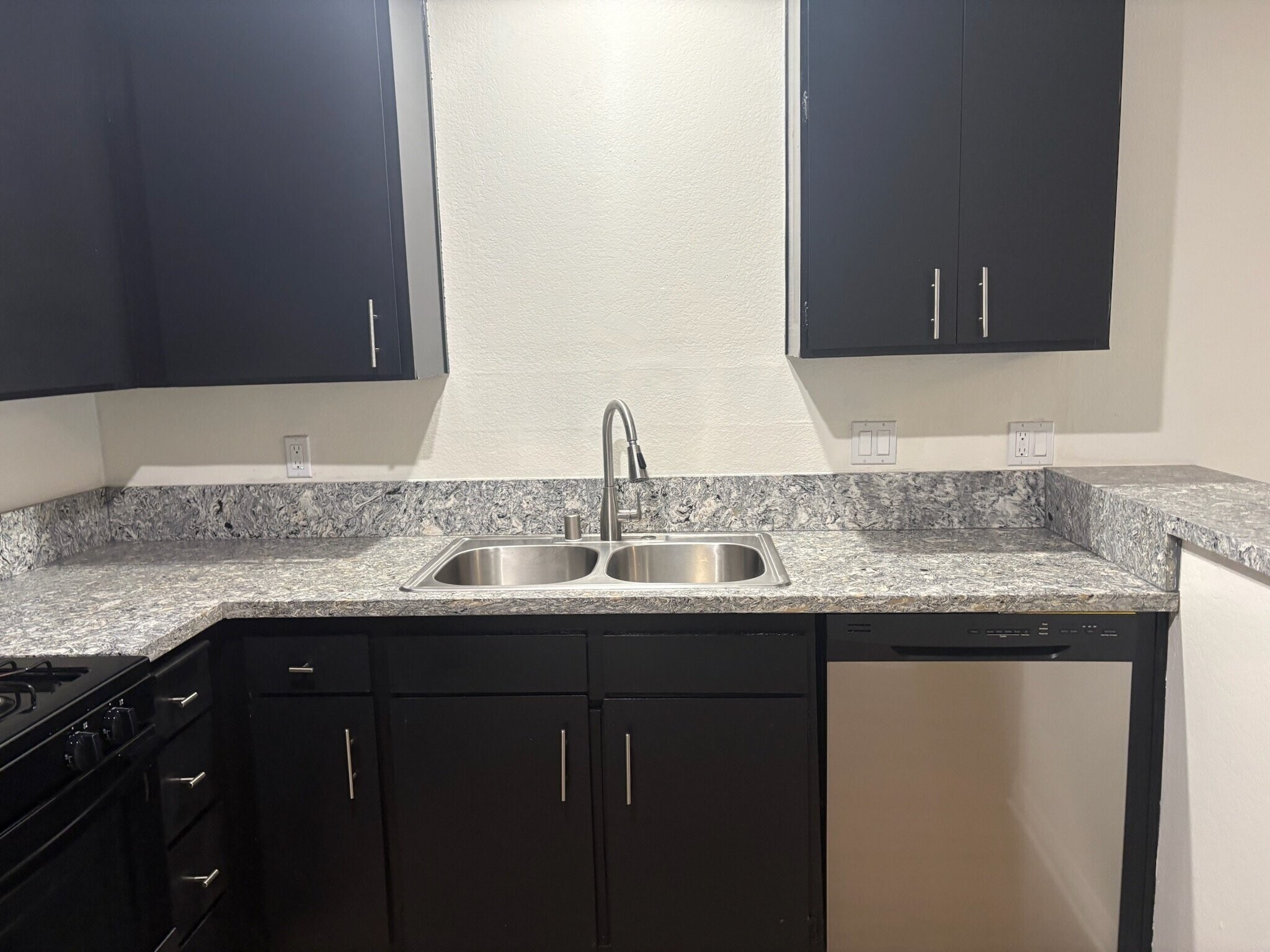 Building Photo - 4753 Kester Ave