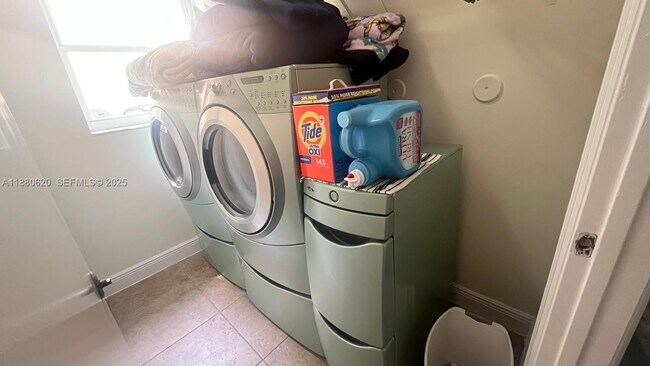 Building Photo - 1376 NW 192nd Ave