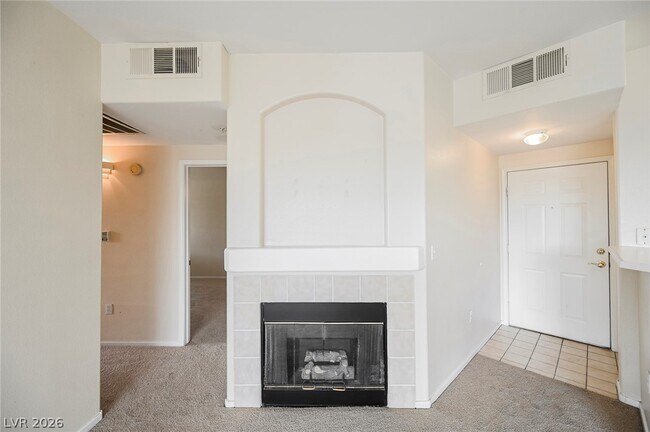 Building Photo - 7107 S Durango Dr