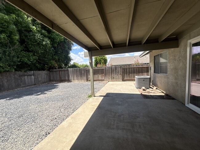 Building Photo - 5208 Maximillian Dr