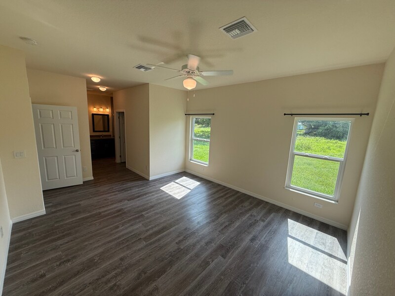 Building Photo - 1136 S Hilton Cir