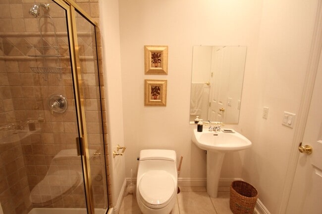 Building Photo - Elegant Fully Furnished Single Story Home