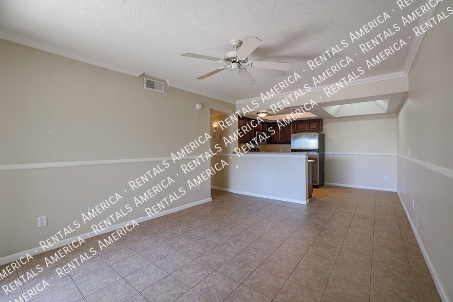 Building Photo - 1720 E Thunderbird Rd
