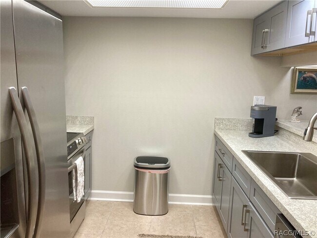 Building Photo - 11449 W Bayshore Dr