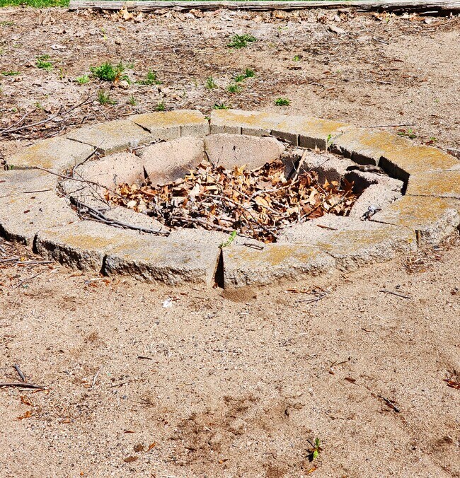 Building Photo - 9059 Oriole Ln