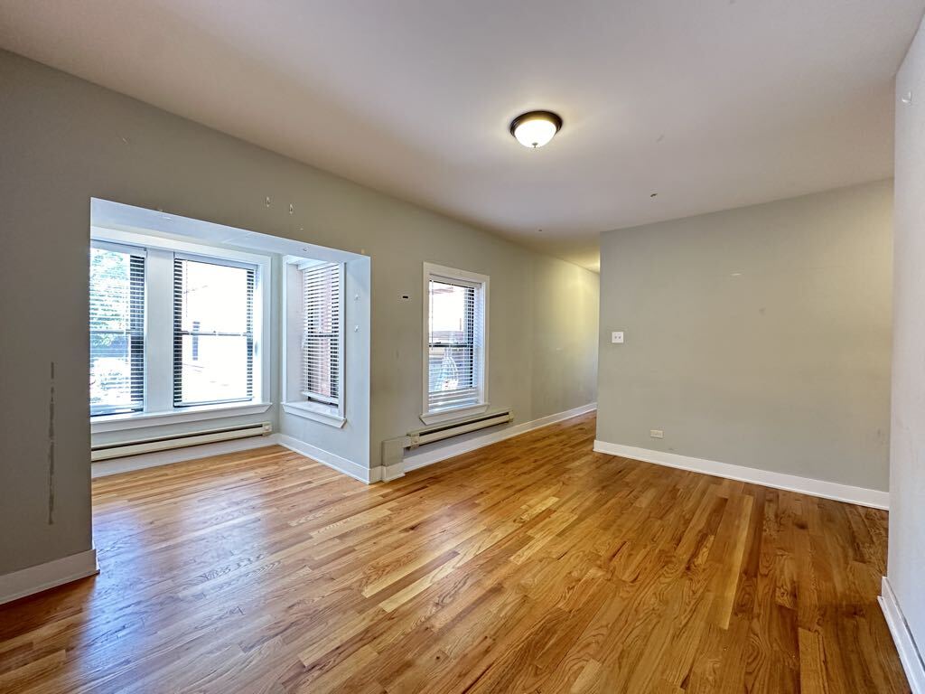 Building Photo - 4425 N Wolcott Ave