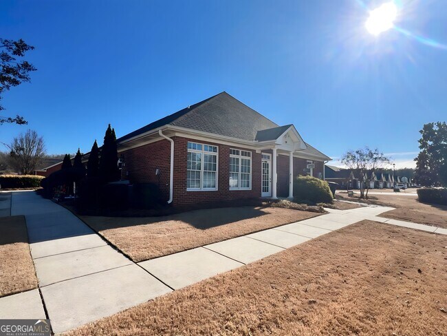 Building Photo - 201 Brookstone Dr SW