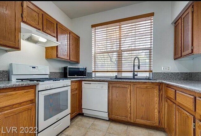 Building Photo - 1200 Valerio Ln