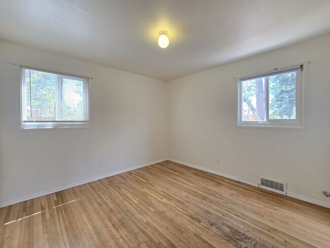 Building Photo - 1226 Vitalia St