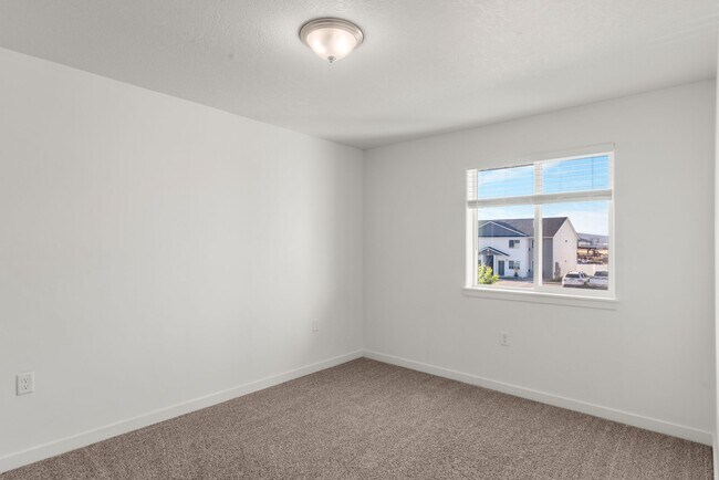 Building Photo - Beautiful, brand new 3 bed apartment in Pocatello!