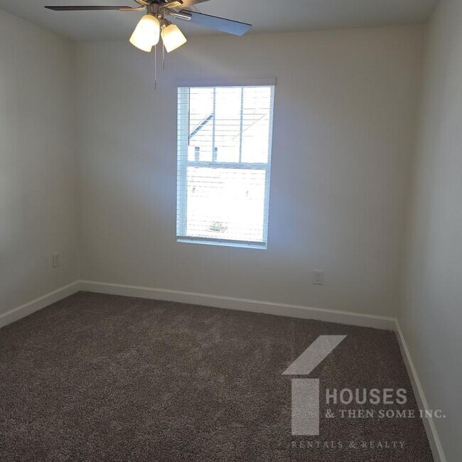 Building Photo - 614 Reese Ln