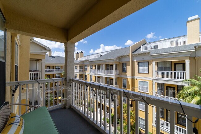 Building Photo - 860 N Orange Ave