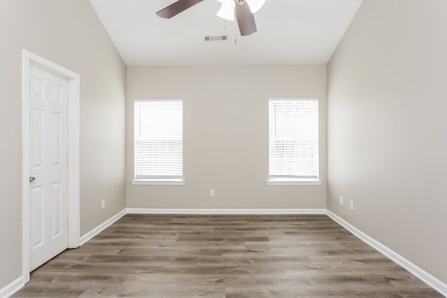 Building Photo - 3109 Canter Ct NE