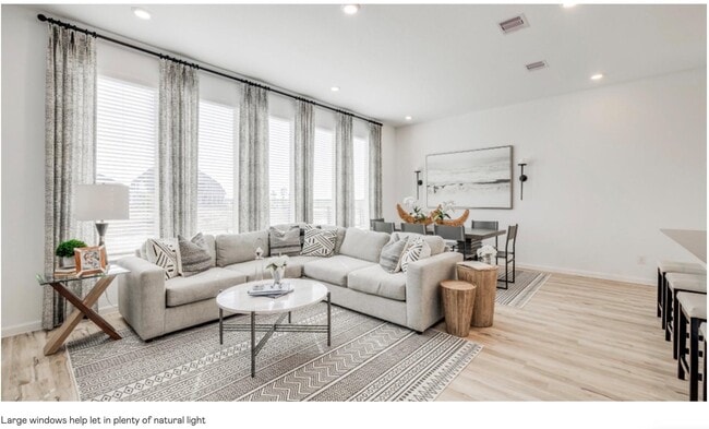 Building Photo - 2202 Via Isa Ln