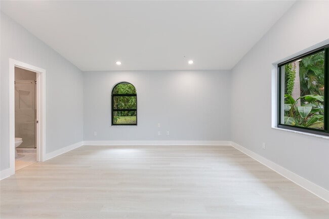 Building Photo - 13401 SW 83rd Ave