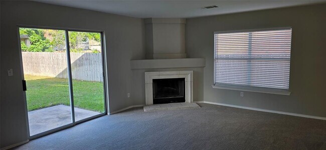 Building Photo - 3037 Bradford Park Dr