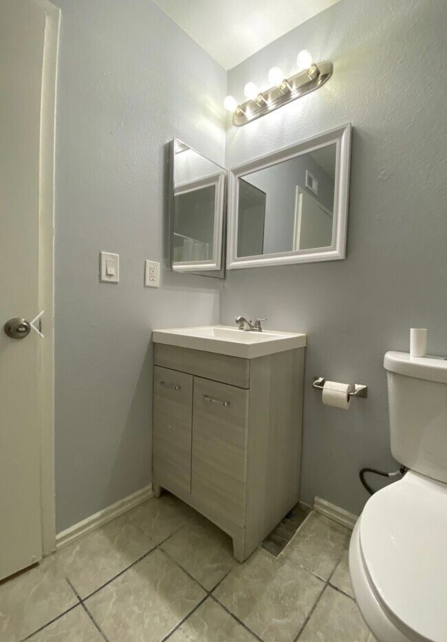 Building Photo - 4128 Trevor Ln