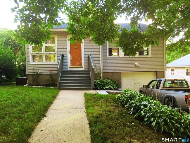 Building Photo - 25 Rena Pl