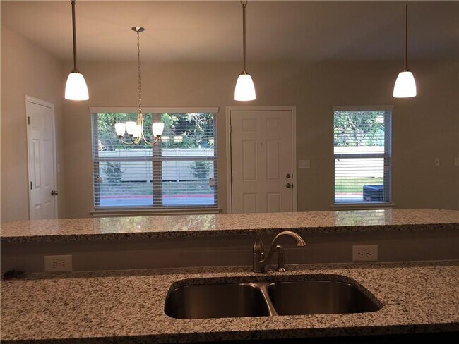 Building Photo - 2304 S Lakeline Blvd