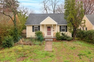 Building Photo - 1613 S Meadow St