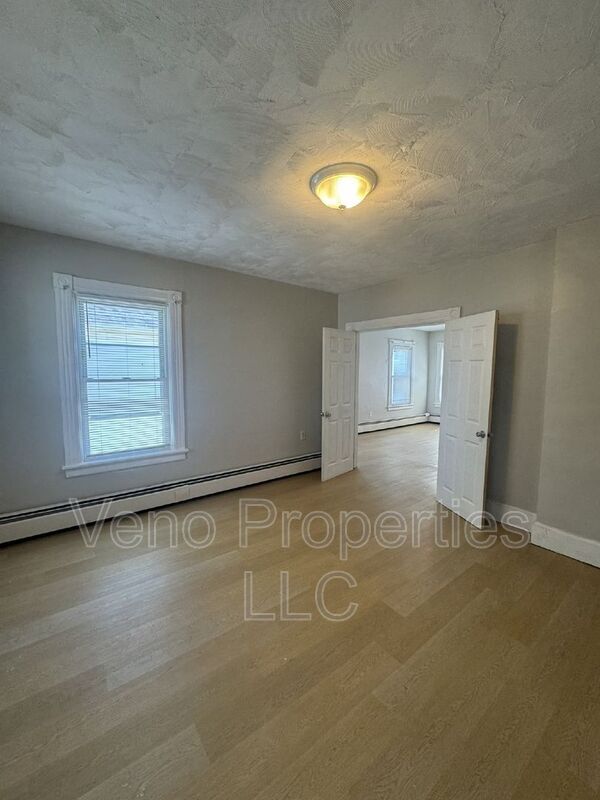 Building Photo - 129 N 3rd Ave