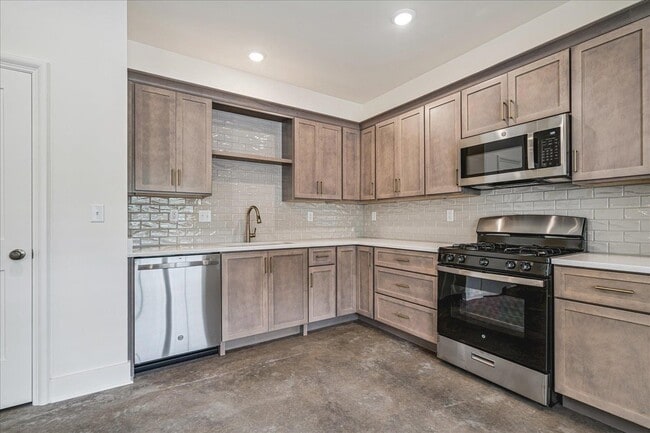 Building Photo - 3556 Carnes Ave
