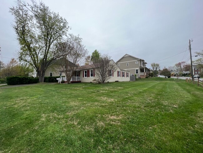 Building Photo - Delightful 1 Level 4 Bedroom Home On Exten...