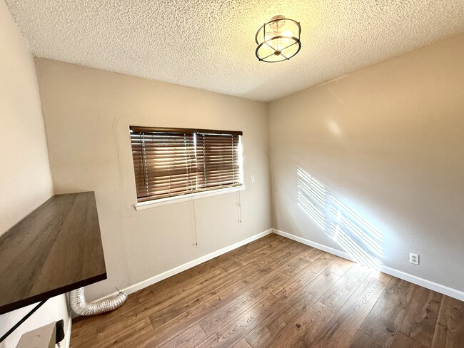 Building Photo - 1654 Ponderosa Rd