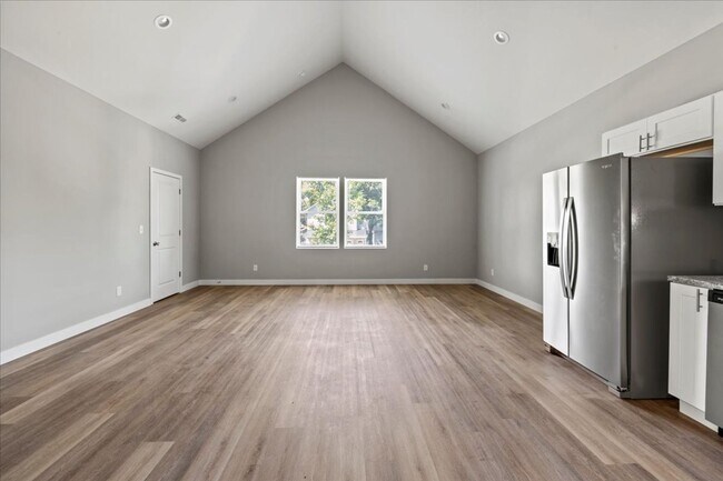 Building Photo - 2751 Guilford Ave