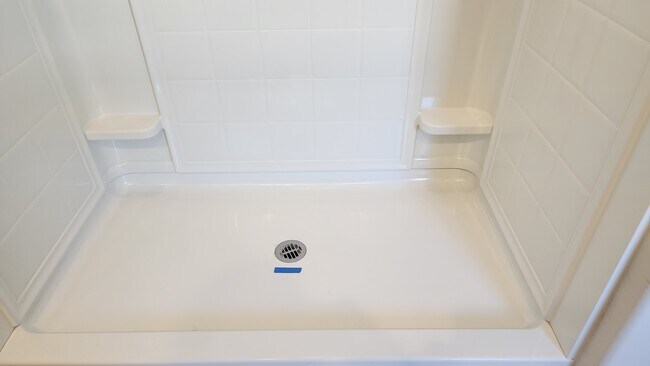 Building Photo - 24615 W Flores Dr