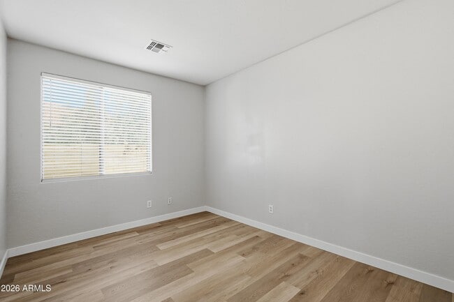 Building Photo - 1711 W Twain Ct